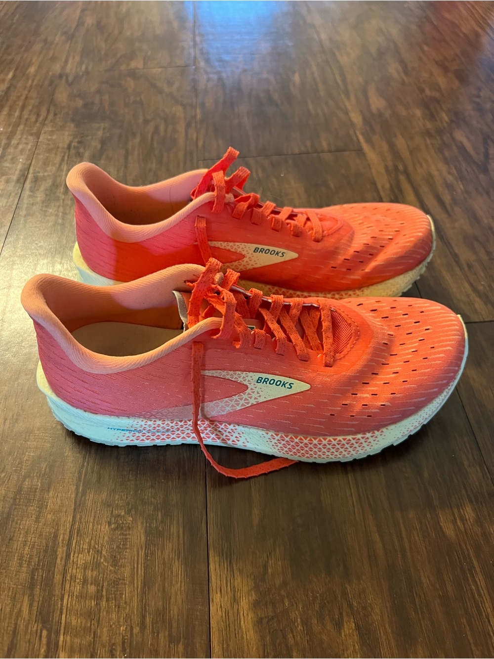 Brooks Women's Hyperion Tempo Running Shoes
